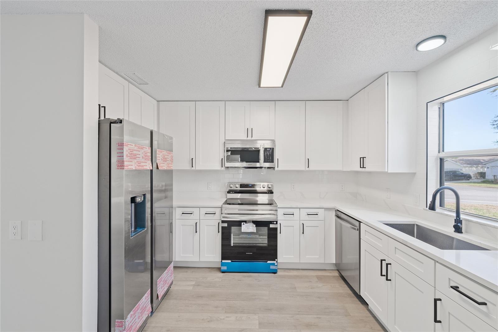 Image 6 of 37 For 843 Bolivar Street