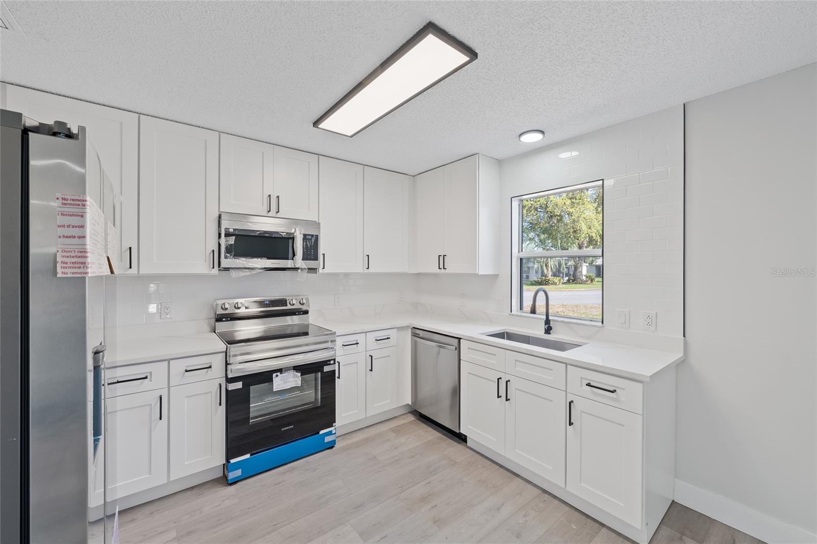 Image 7 of 37 For 843 Bolivar Street