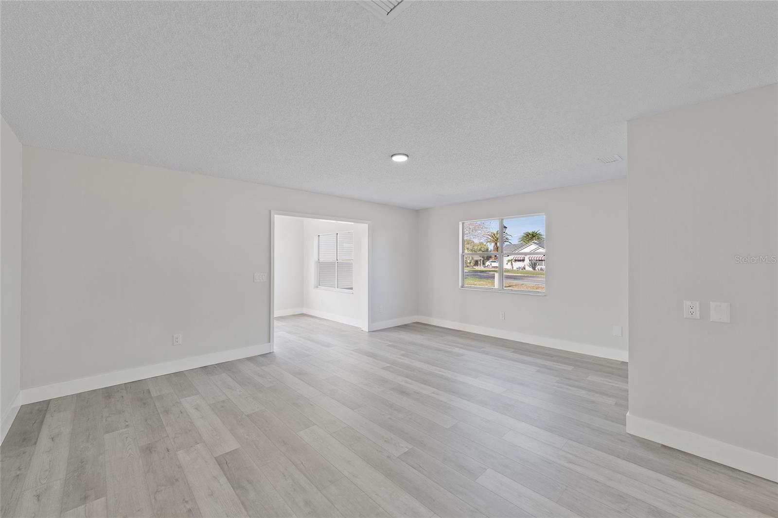 Image 9 of 37 For 843 Bolivar Street