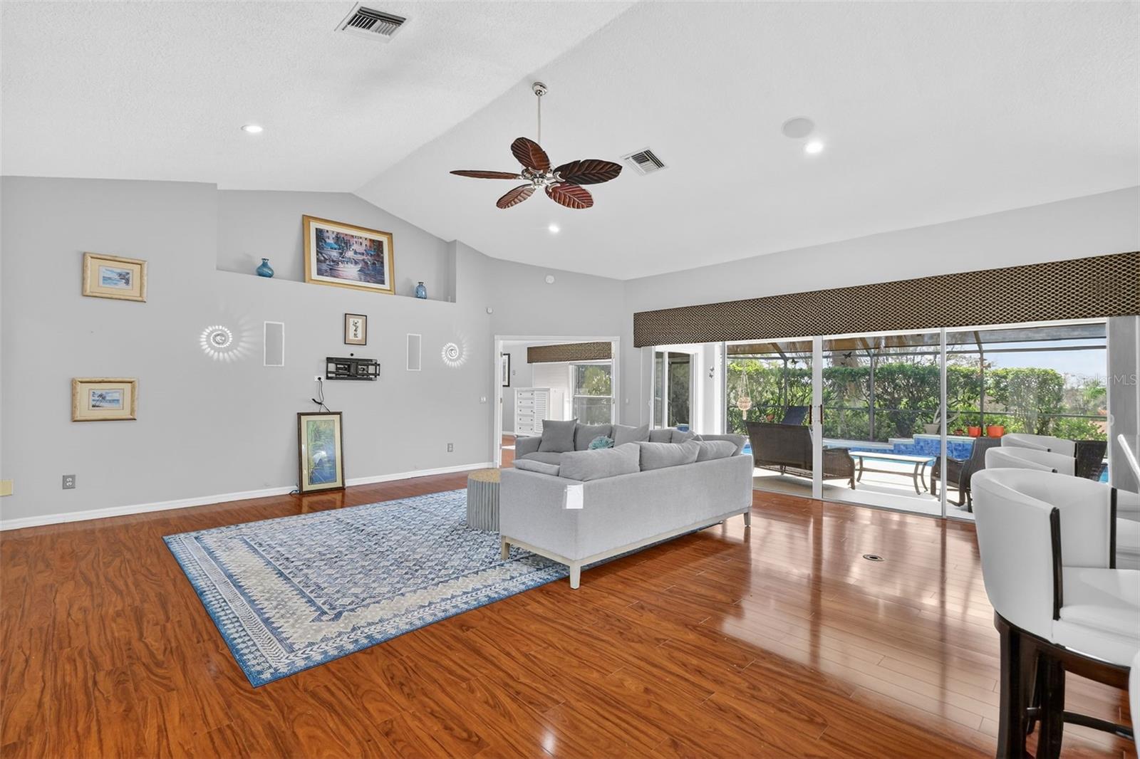 Image 12 of 40 For 39125 Tacoma Drive