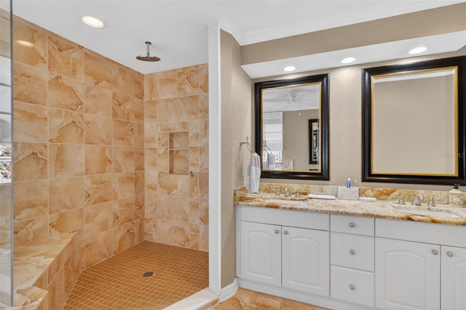 Image 28 of 40 For 39125 Tacoma Drive