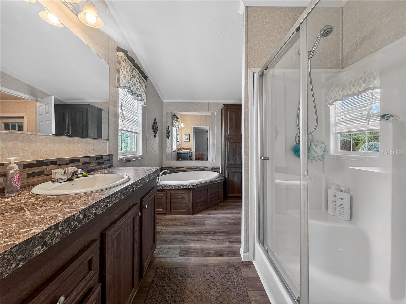 Image 21 of 48 For 9925 Scepter Avenue