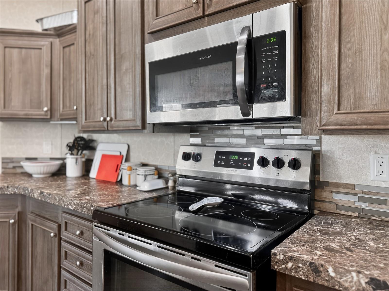 Image 6 of 48 For 9925 Scepter Avenue