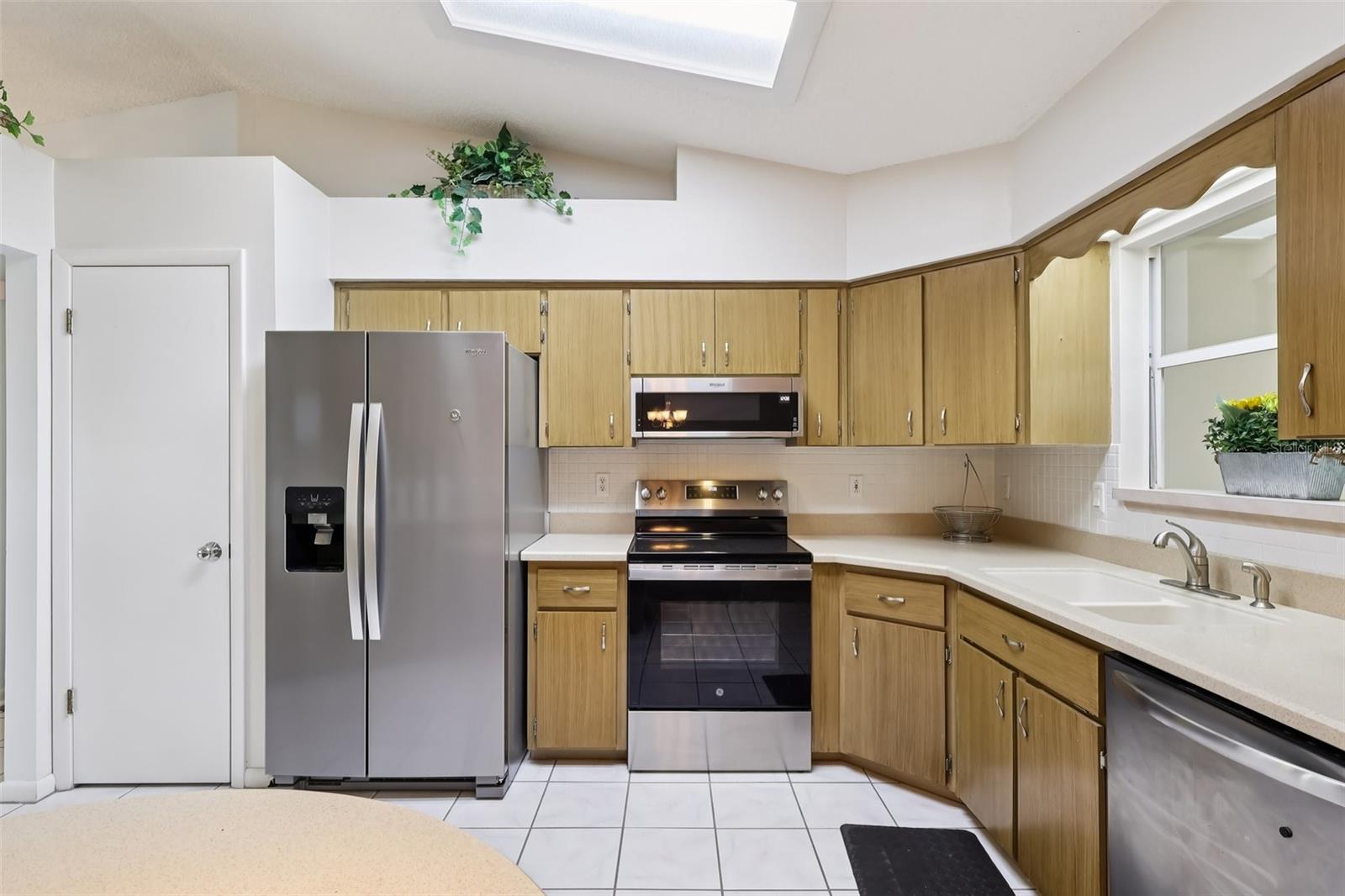 Image 20 of 43 For 1614 New Abbey Avenue