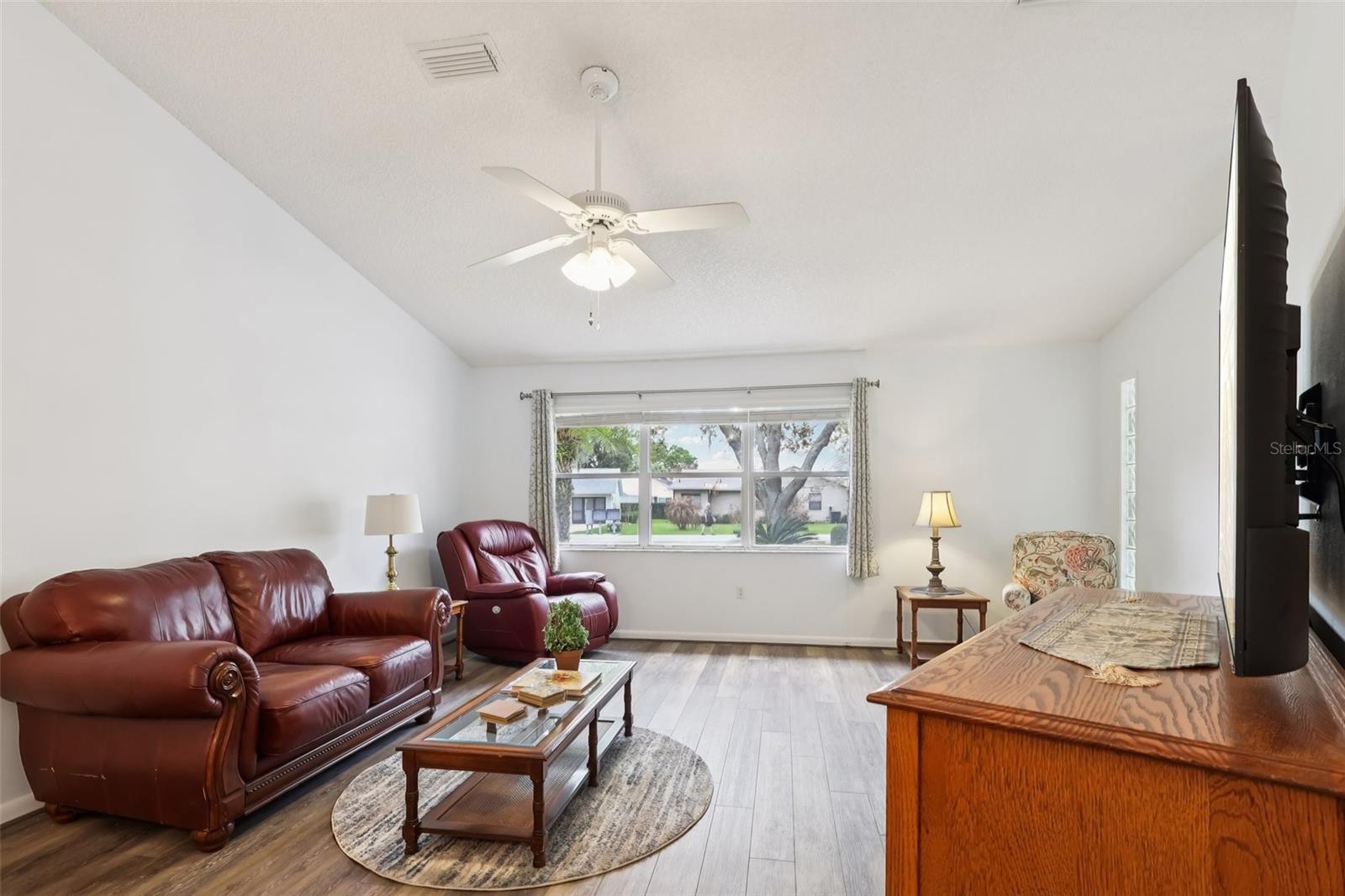 Image 7 of 43 For 1614 New Abbey Avenue