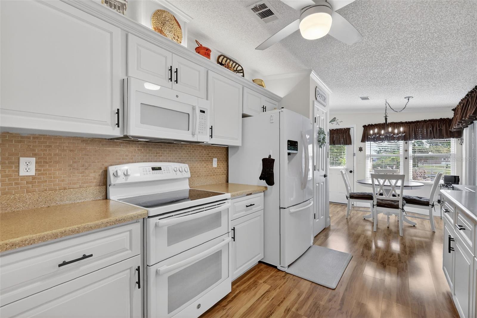 Image 13 of 37 For 469 Santa Fe Road