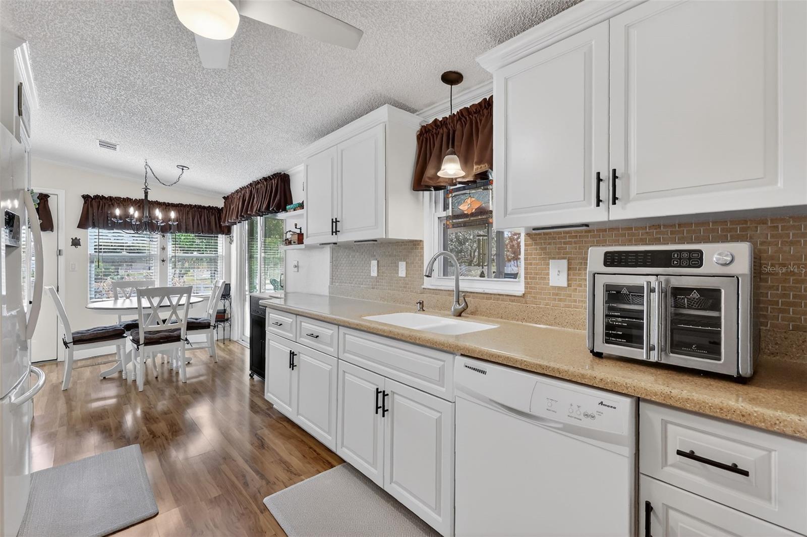 Image 14 of 37 For 469 Santa Fe Road