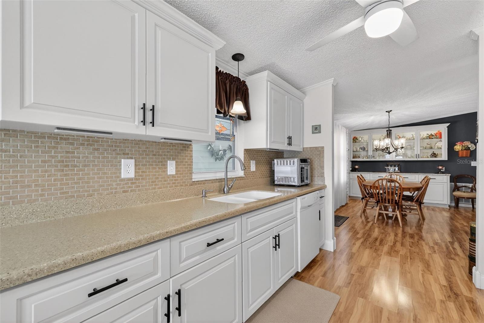 Image 15 of 37 For 469 Santa Fe Road