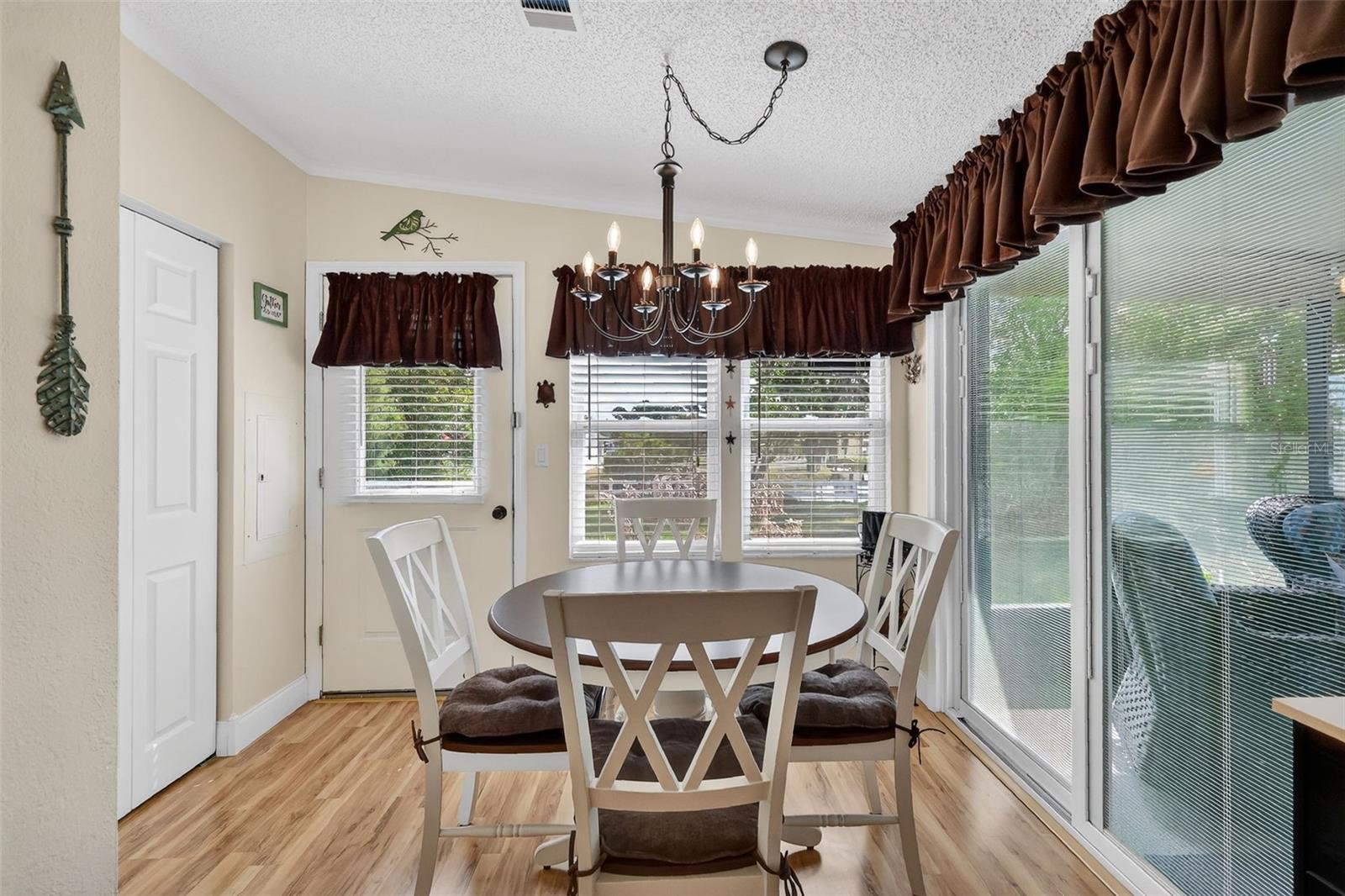 Image 16 of 37 For 469 Santa Fe Road