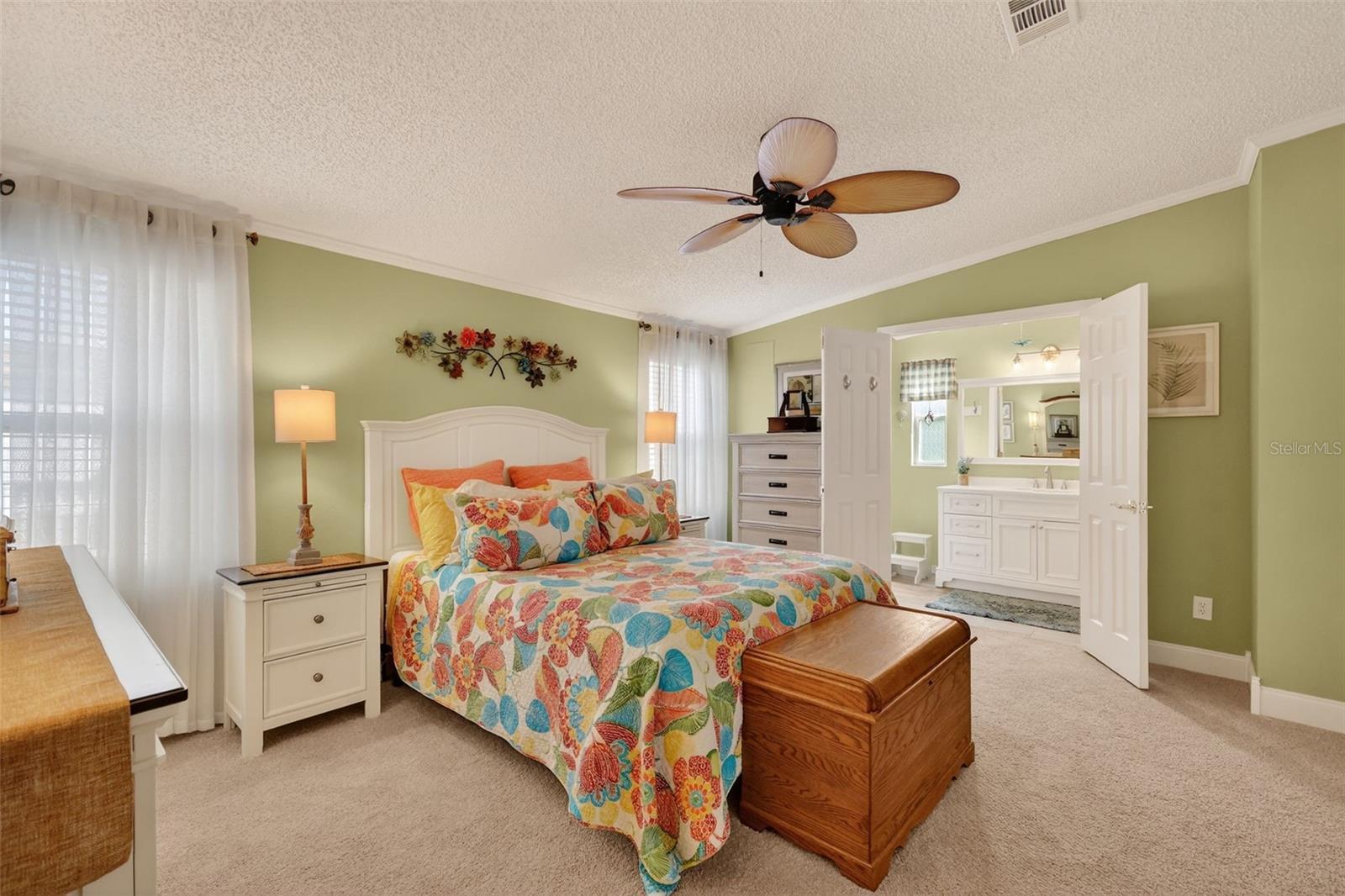 Image 18 of 37 For 469 Santa Fe Road