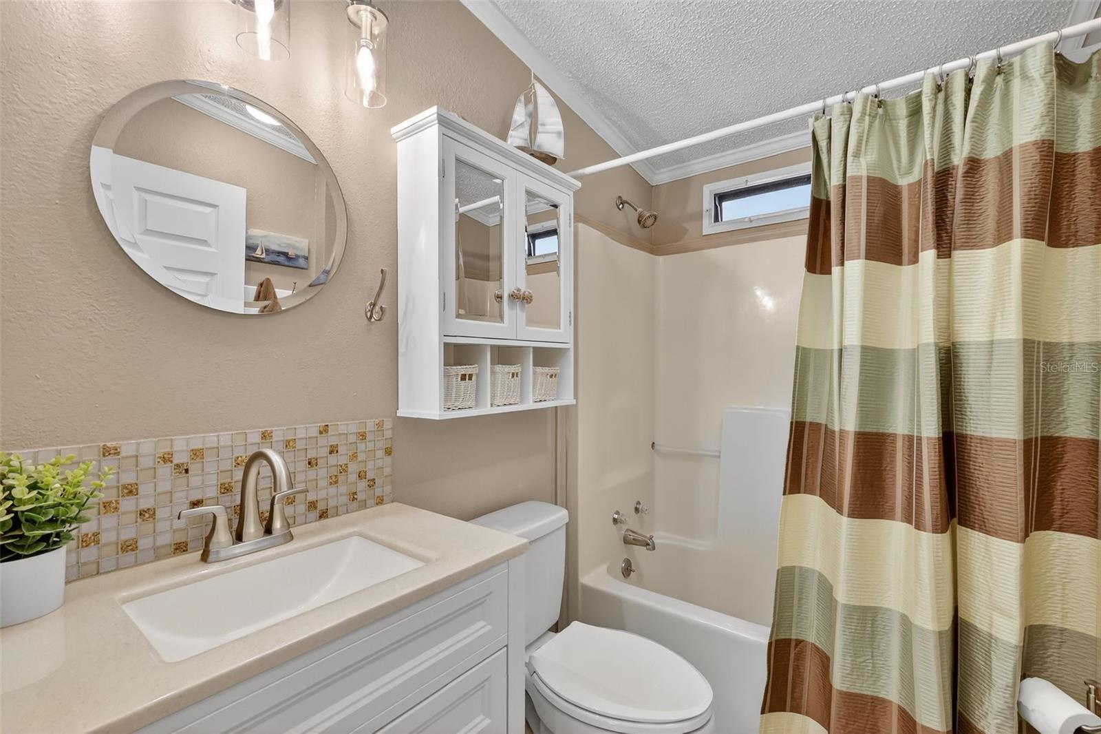 Image 23 of 37 For 469 Santa Fe Road