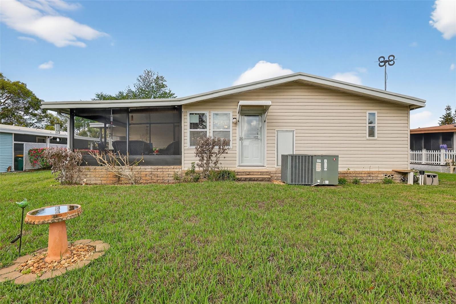 Image 28 of 37 For 469 Santa Fe Road