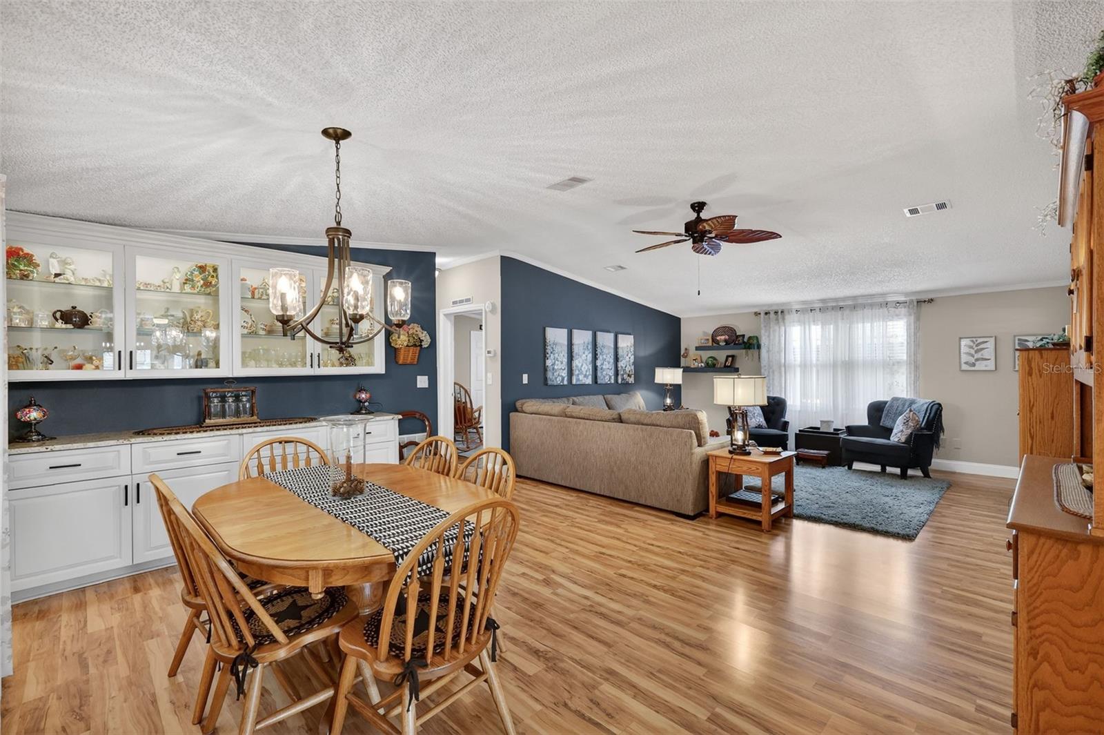 Image 4 of 37 For 469 Santa Fe Road