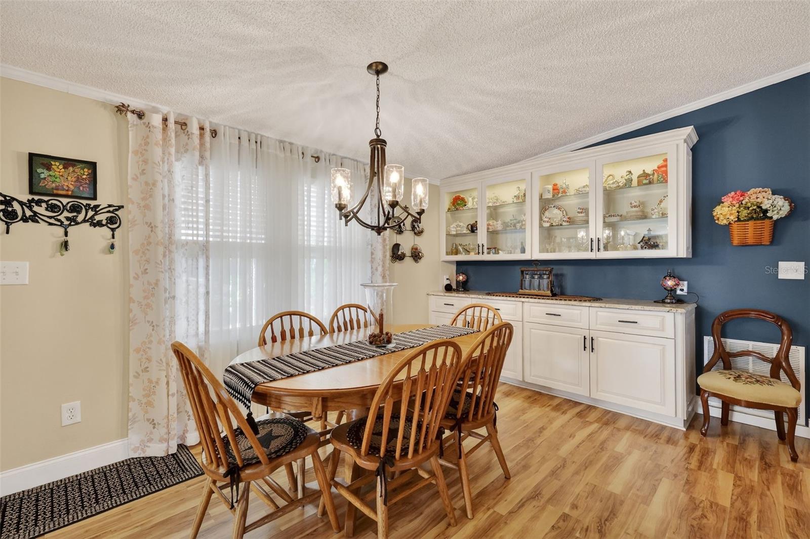 Image 5 of 37 For 469 Santa Fe Road