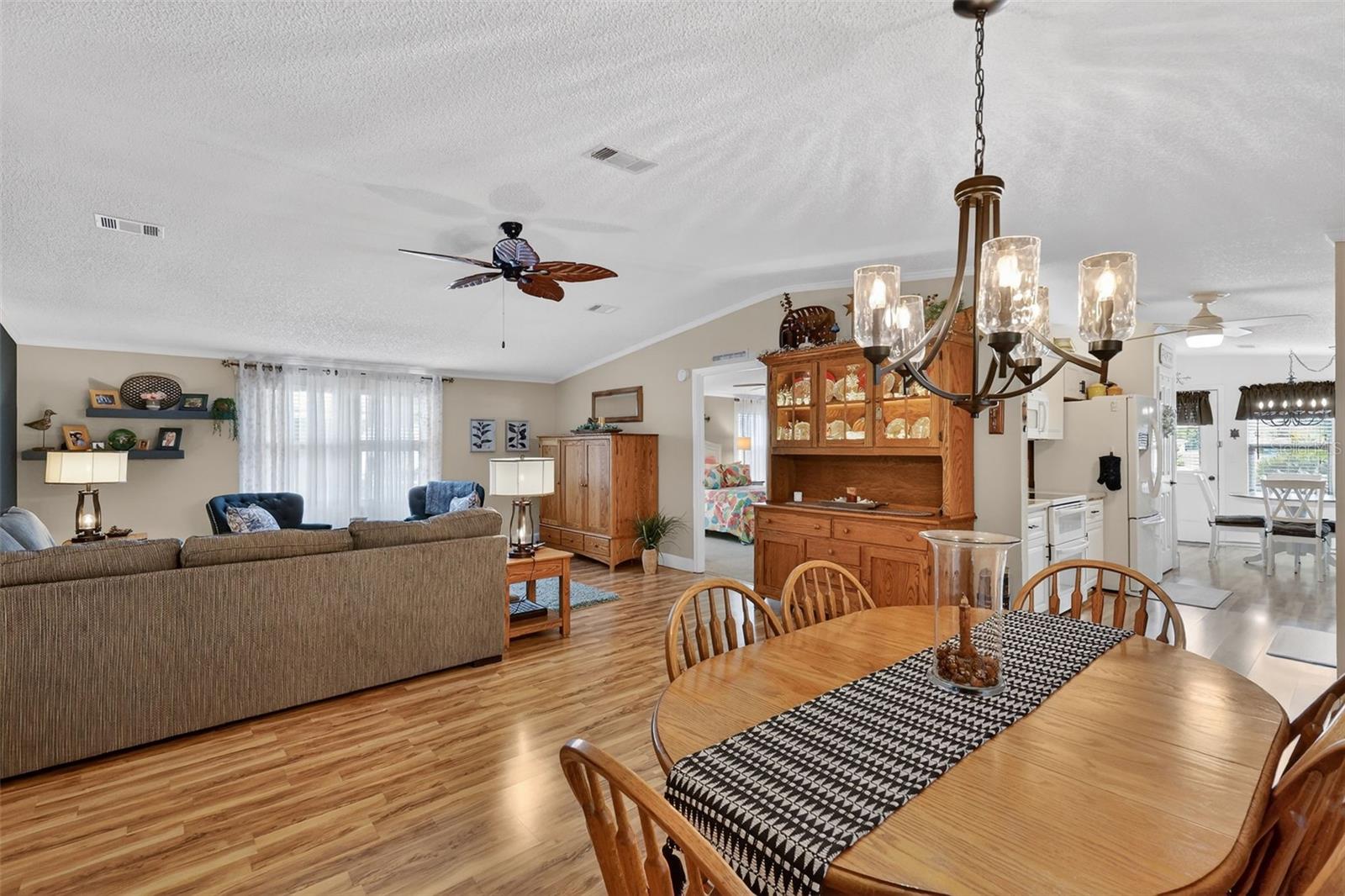 Image 6 of 37 For 469 Santa Fe Road