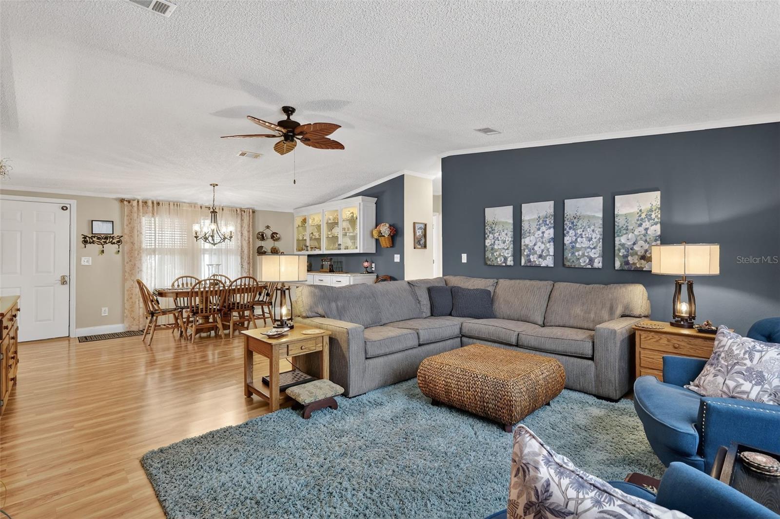 Image 9 of 37 For 469 Santa Fe Road