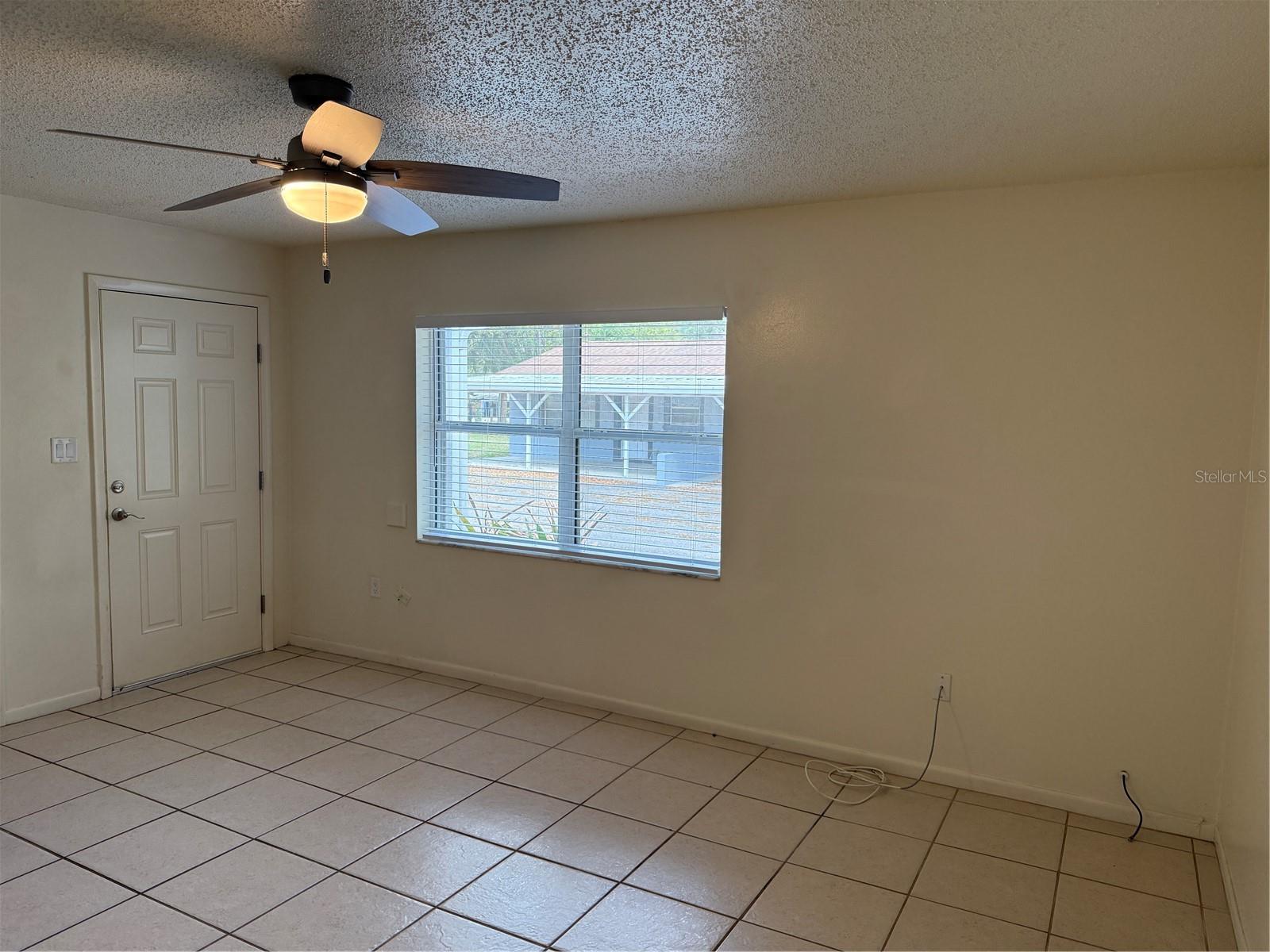 Image 4 of 19 For 824 Lone Oak Drive B