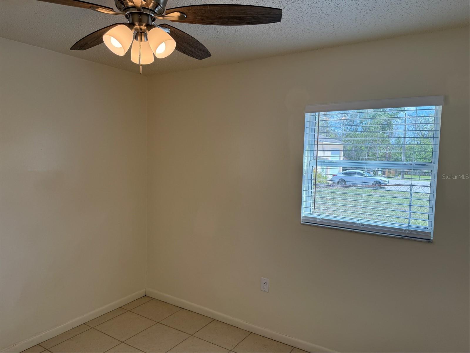 Image 8 of 19 For 824 Lone Oak Drive B