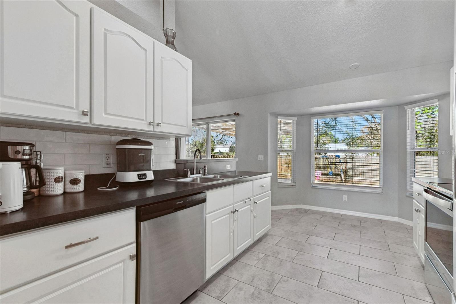 Image 21 of 28 For 56 Hemlock Radial