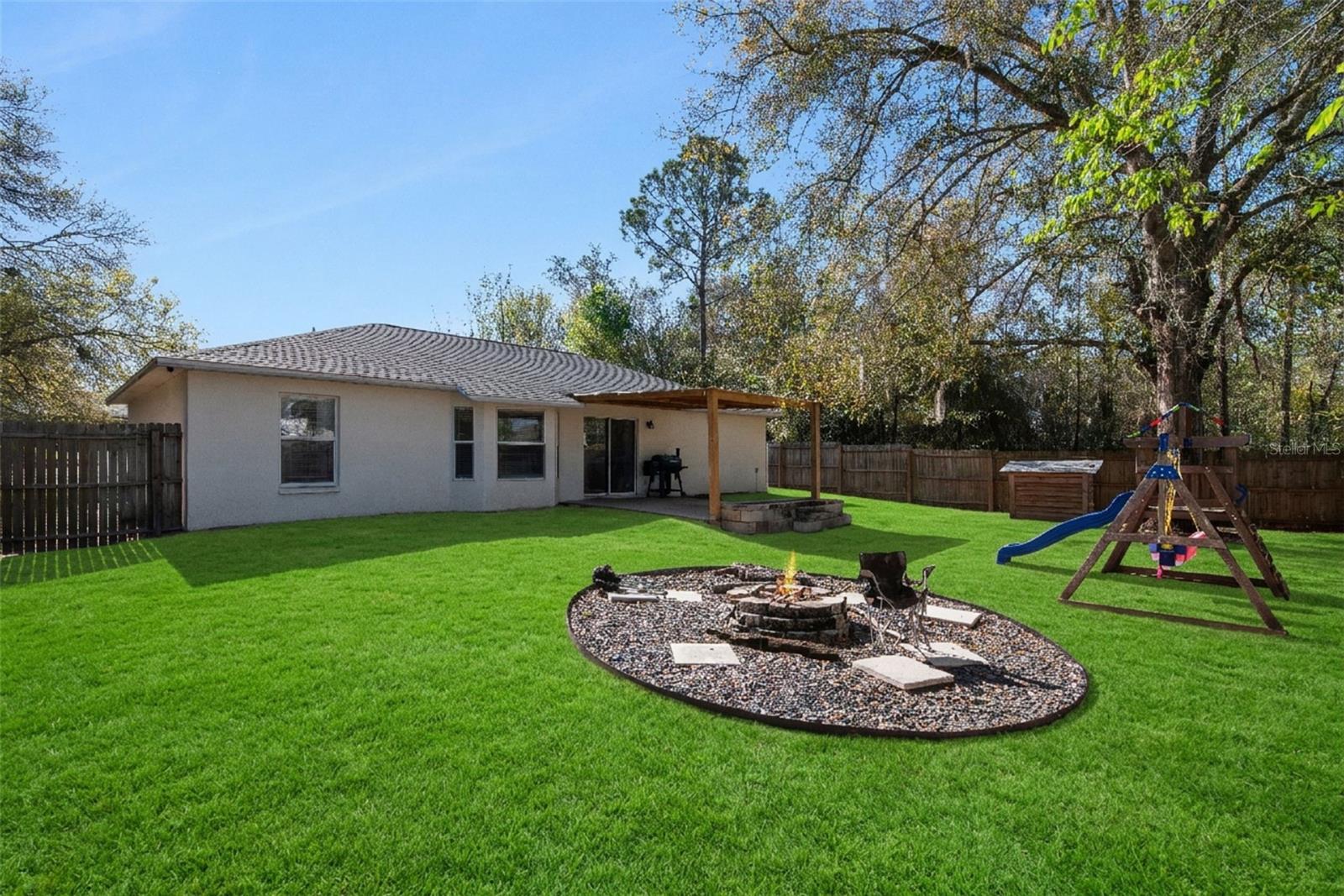 Image 3 of 28 For 56 Hemlock Radial