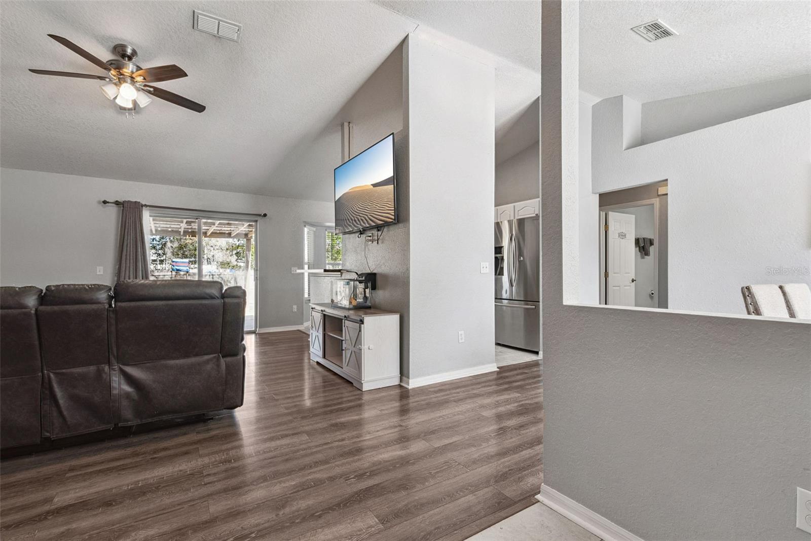 Image 5 of 28 For 56 Hemlock Radial