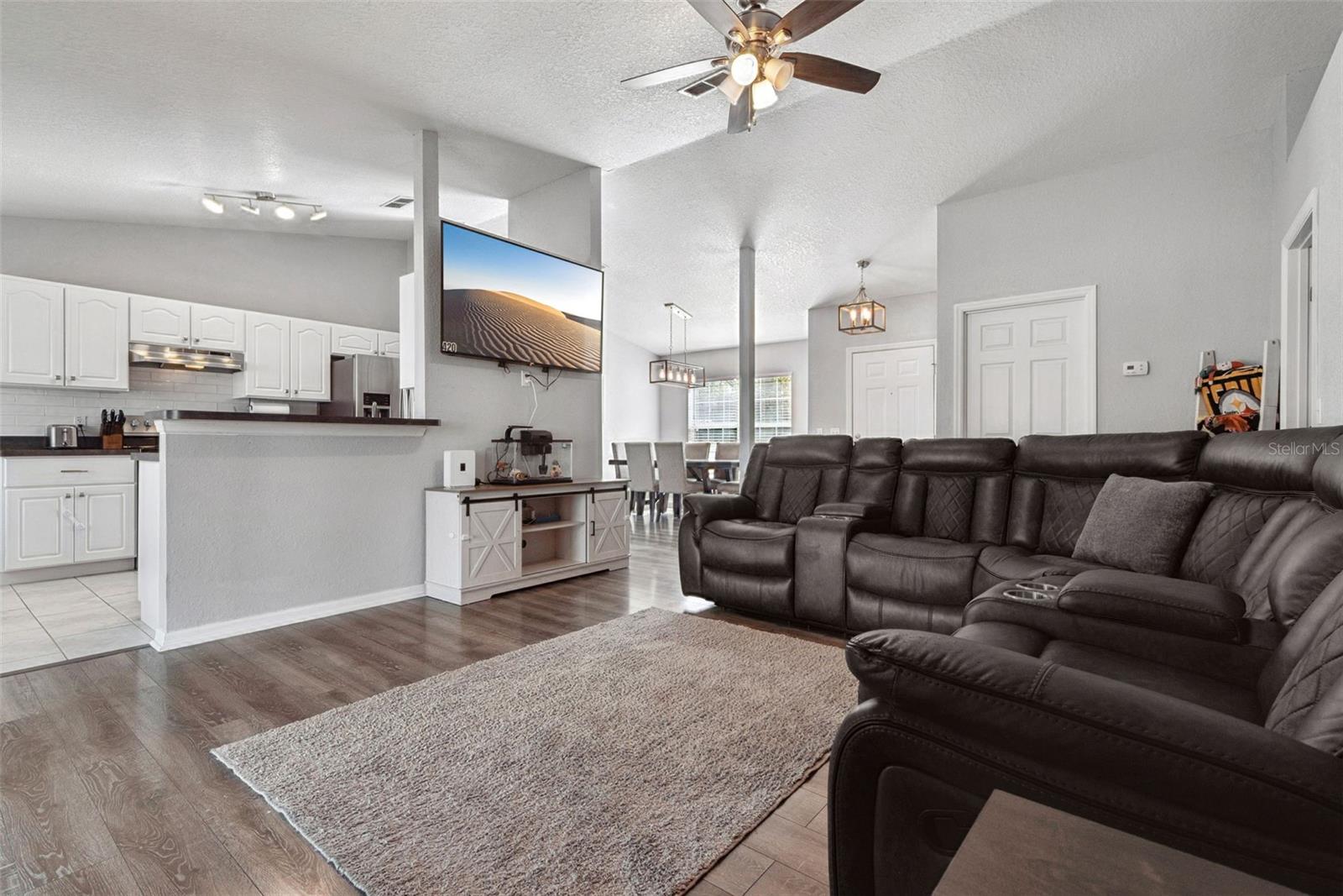 Image 6 of 28 For 56 Hemlock Radial