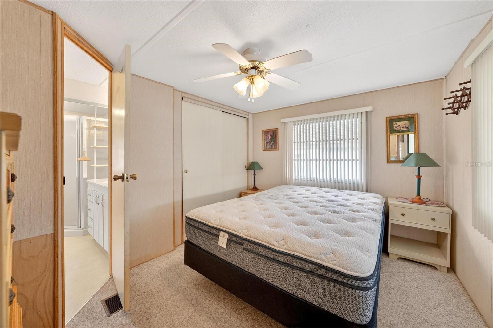 Image 18 of 66 For 11914 Hickory Lane