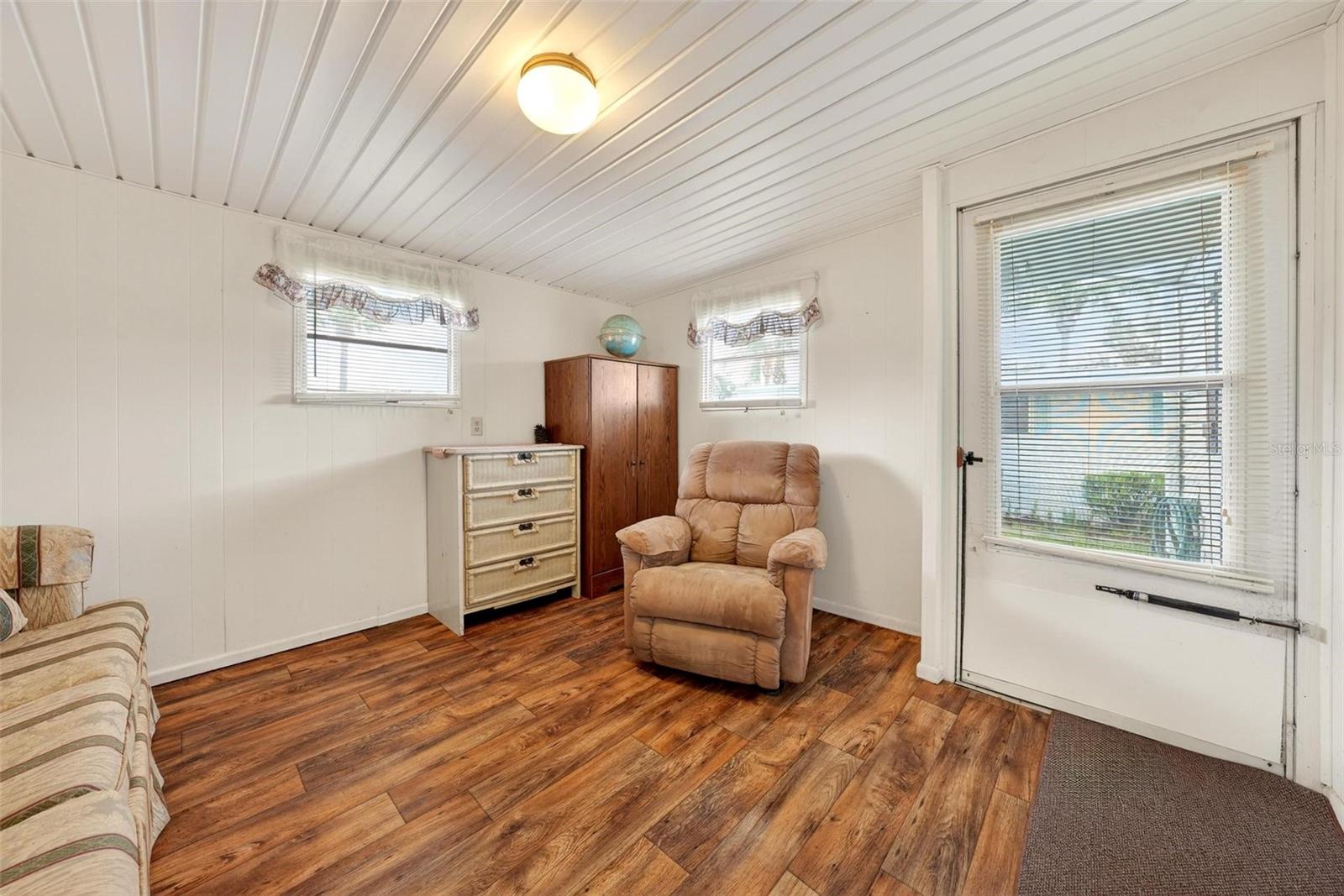 Image 6 of 66 For 11914 Hickory Lane