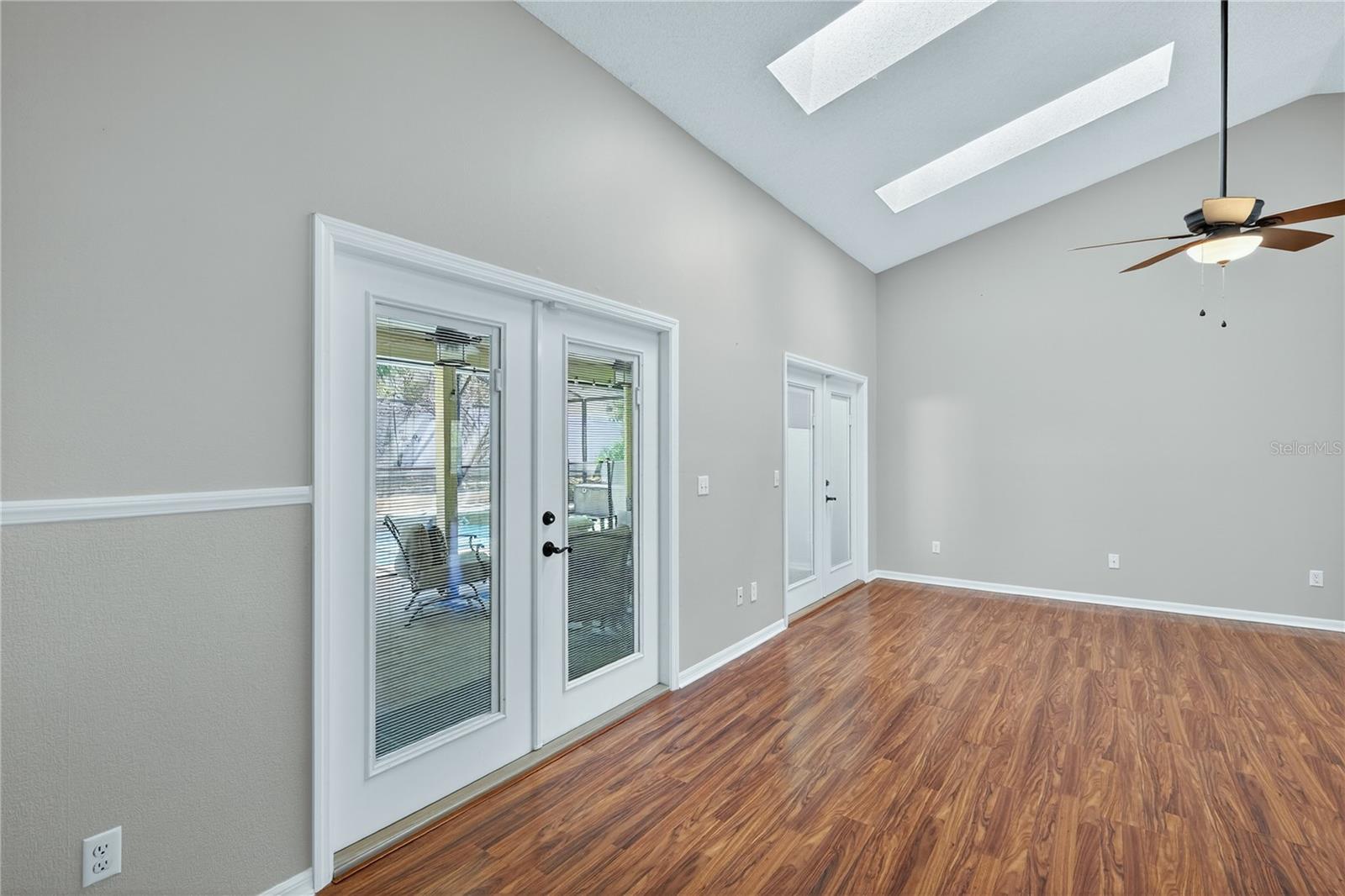 Image 17 of 42 For 112 Madrona  