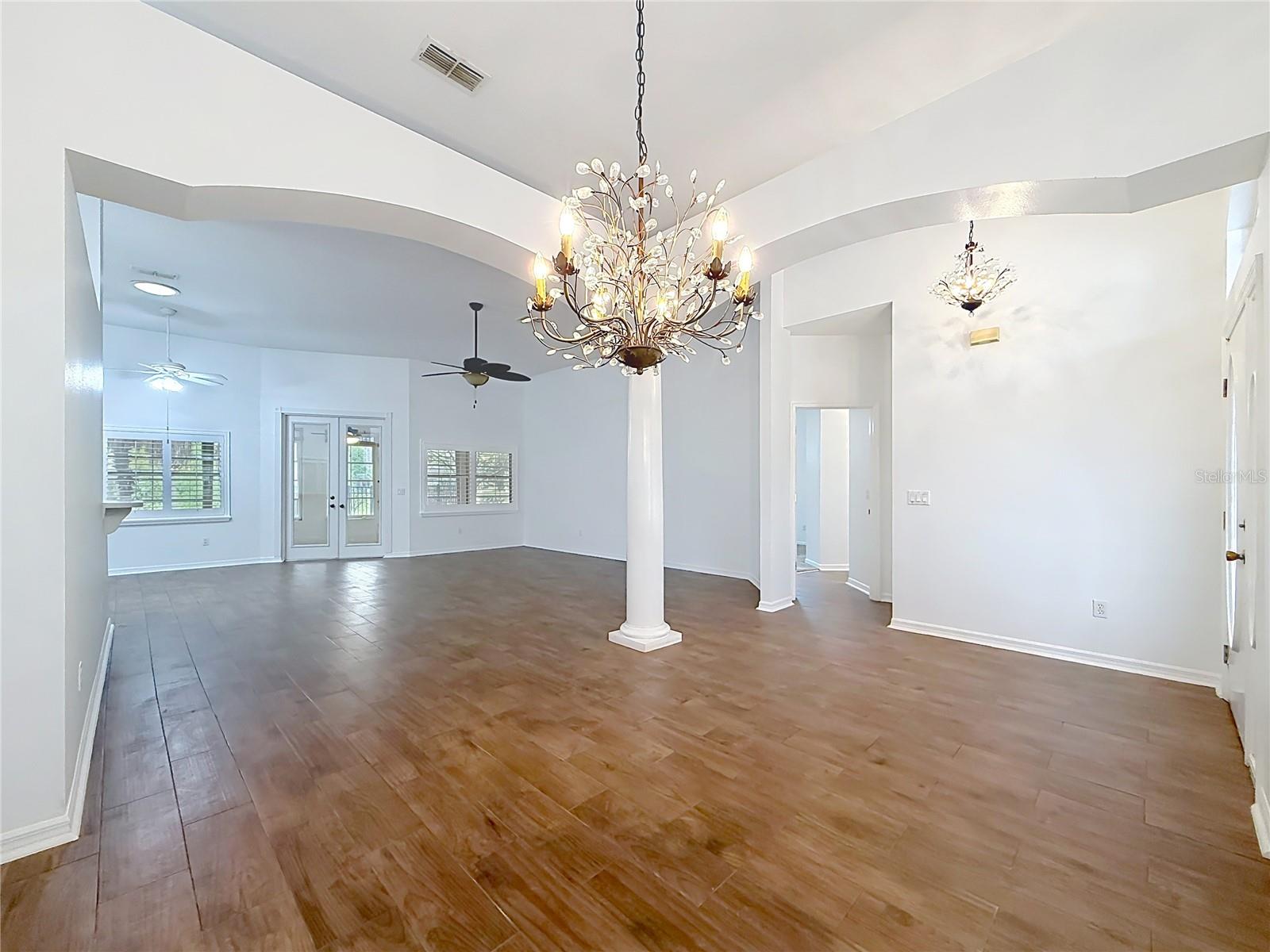 Image 12 of 47 For 507 Dowling Circle