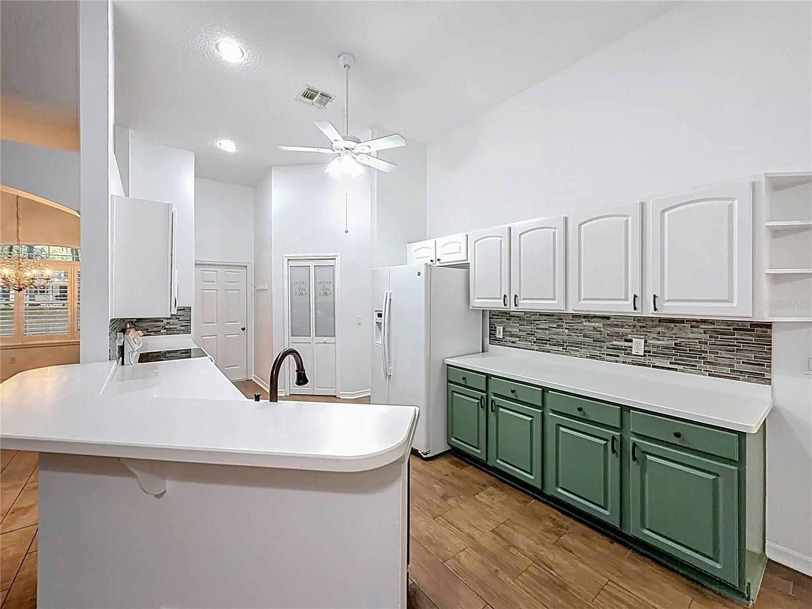 Image 15 of 47 For 507 Dowling Circle