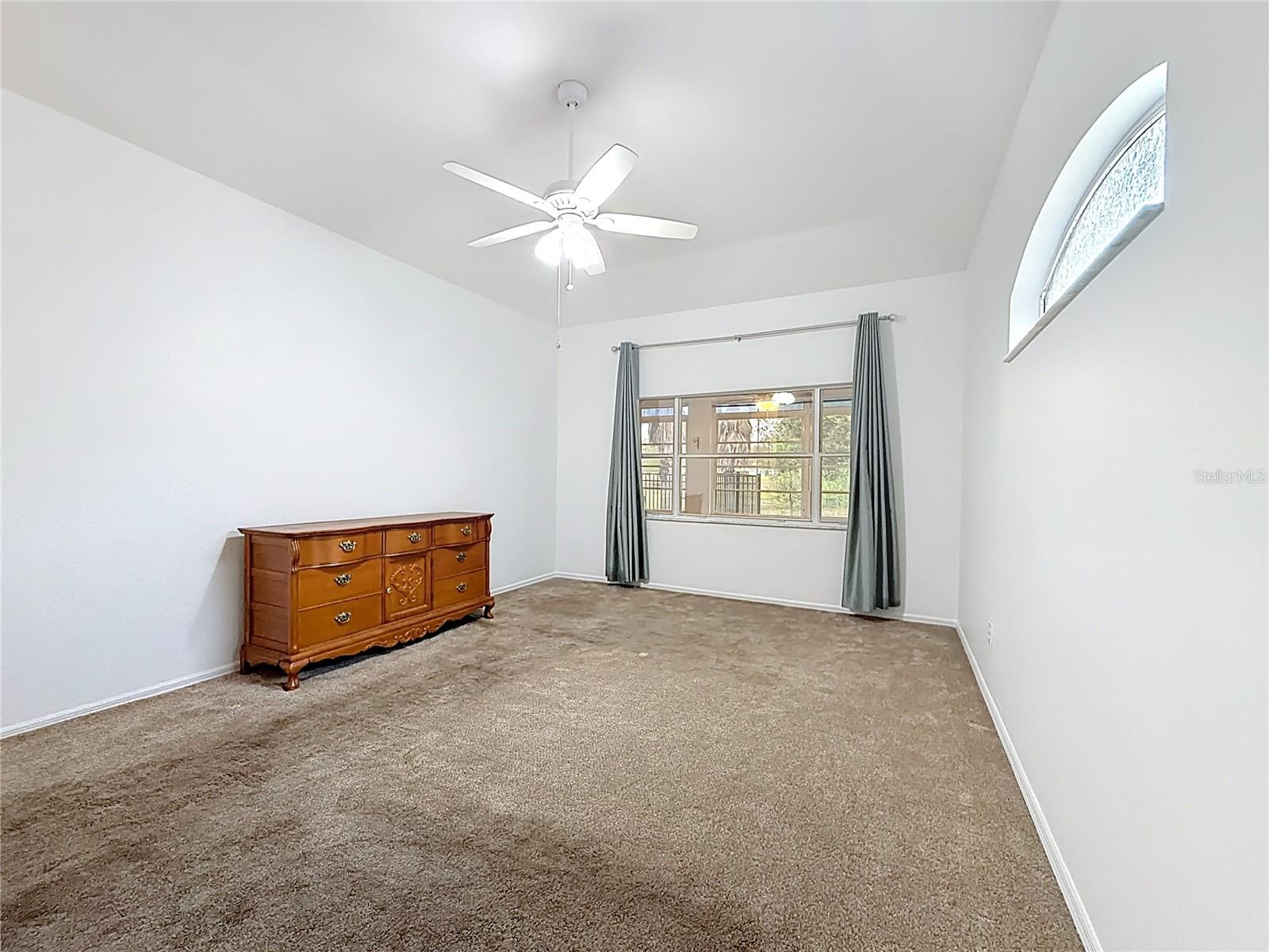 Image 21 of 47 For 507 Dowling Circle