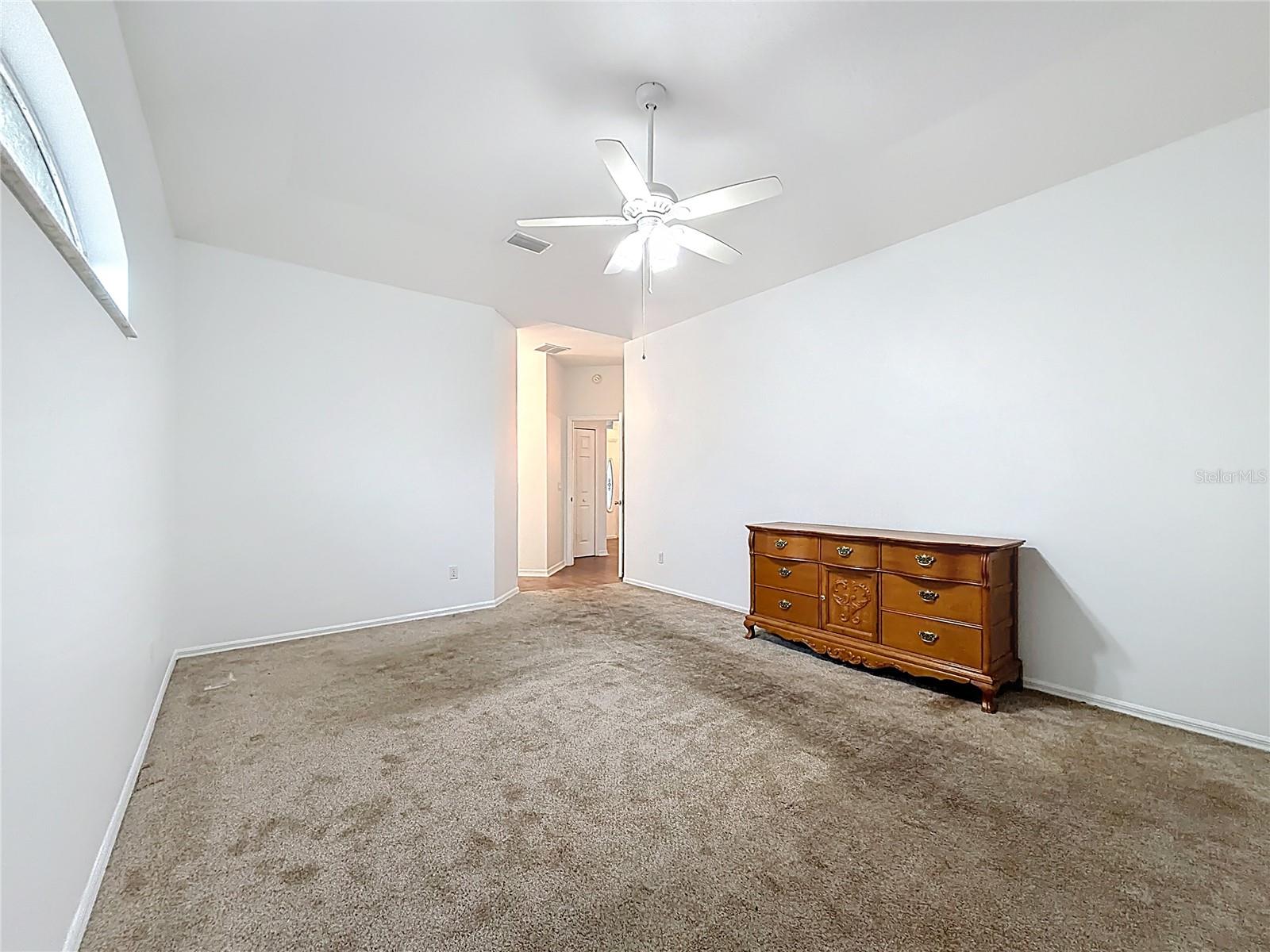 Image 22 of 47 For 507 Dowling Circle