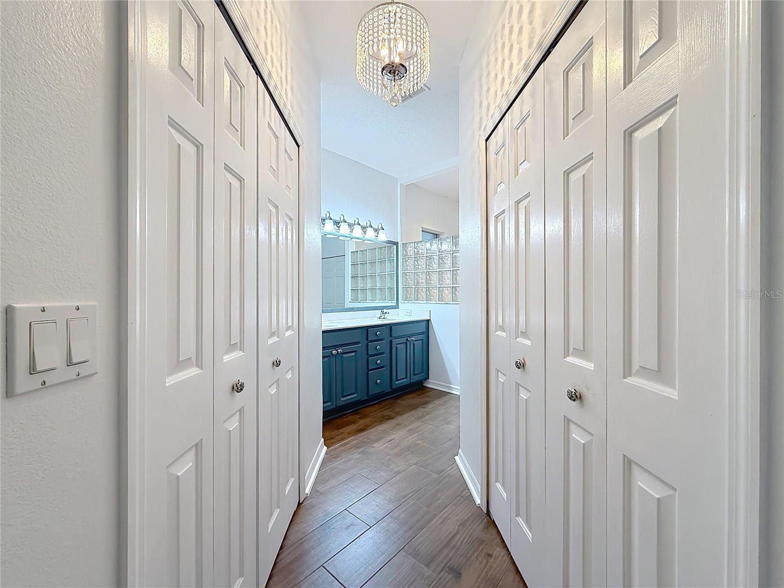 Image 23 of 47 For 507 Dowling Circle