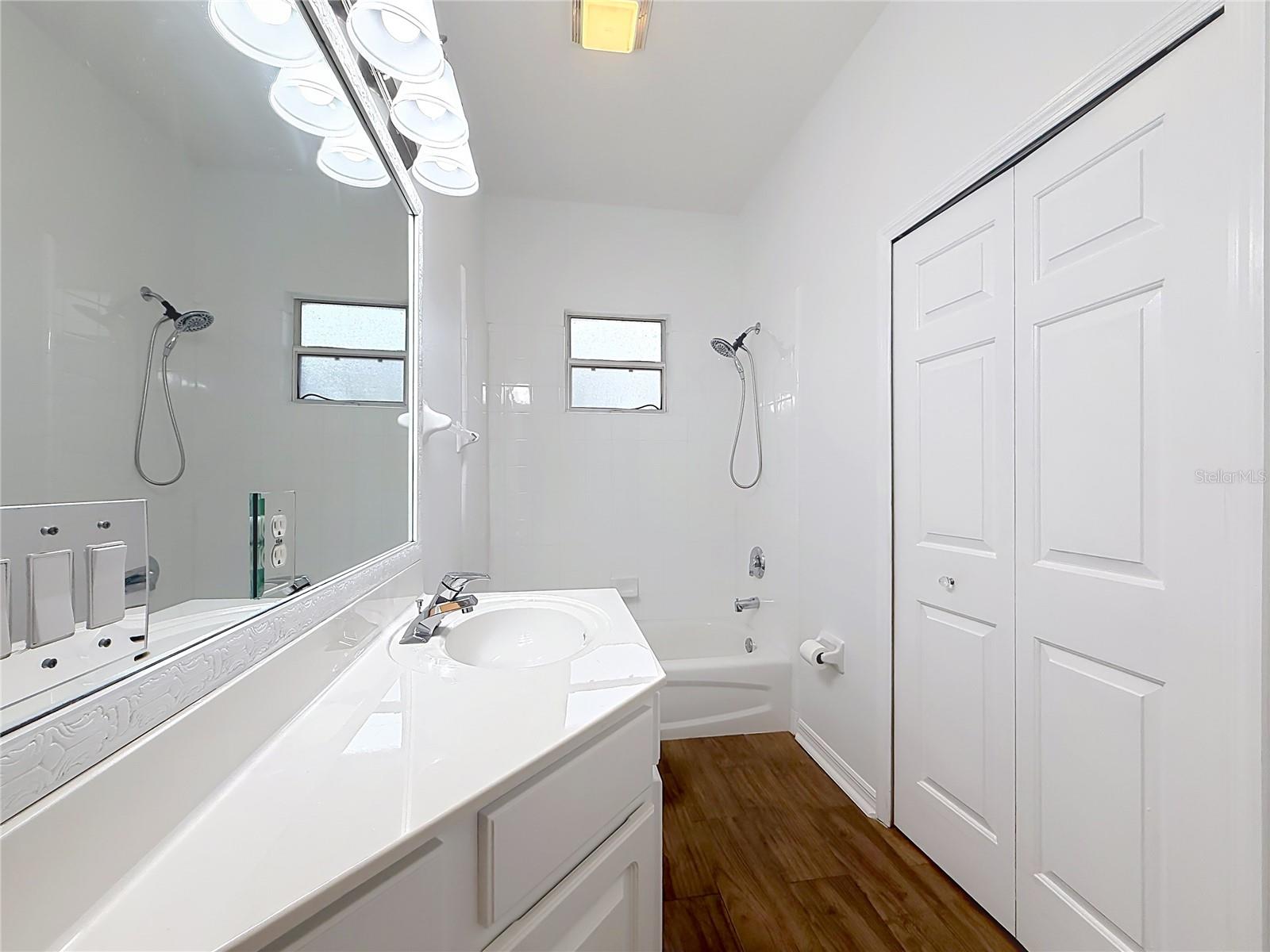 Image 28 of 47 For 507 Dowling Circle