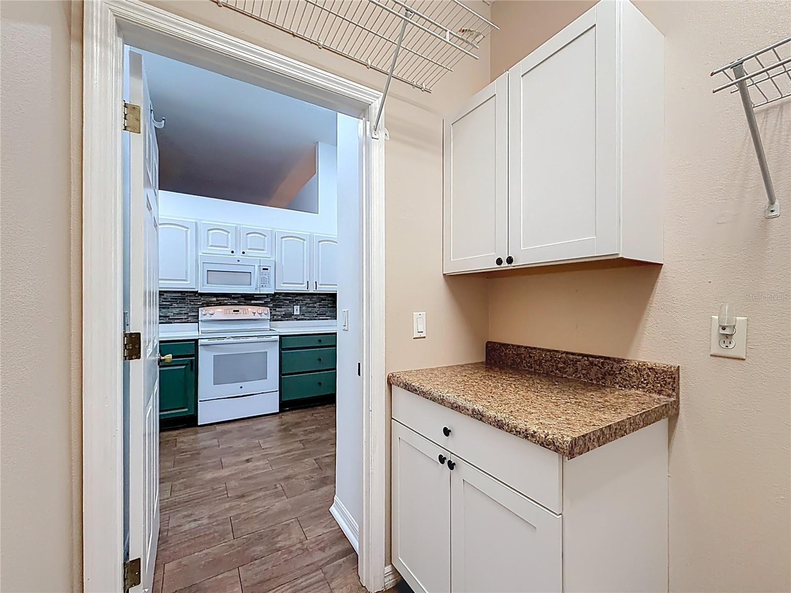 Image 35 of 47 For 507 Dowling Circle