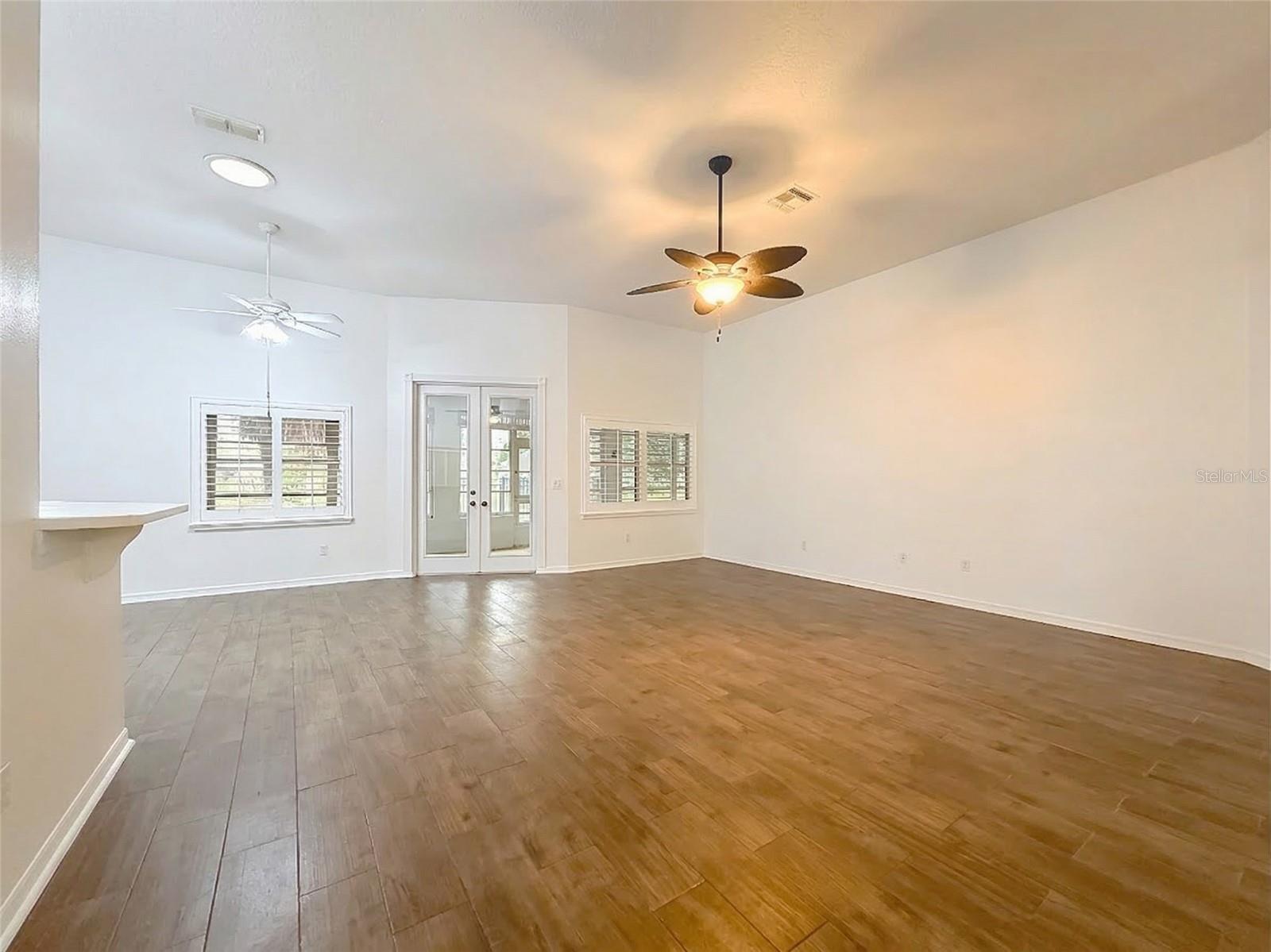 Image 7 of 47 For 507 Dowling Circle