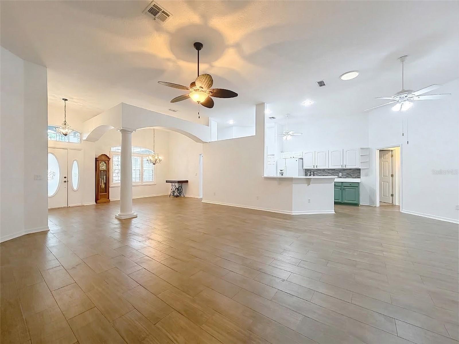 Image 8 of 47 For 507 Dowling Circle