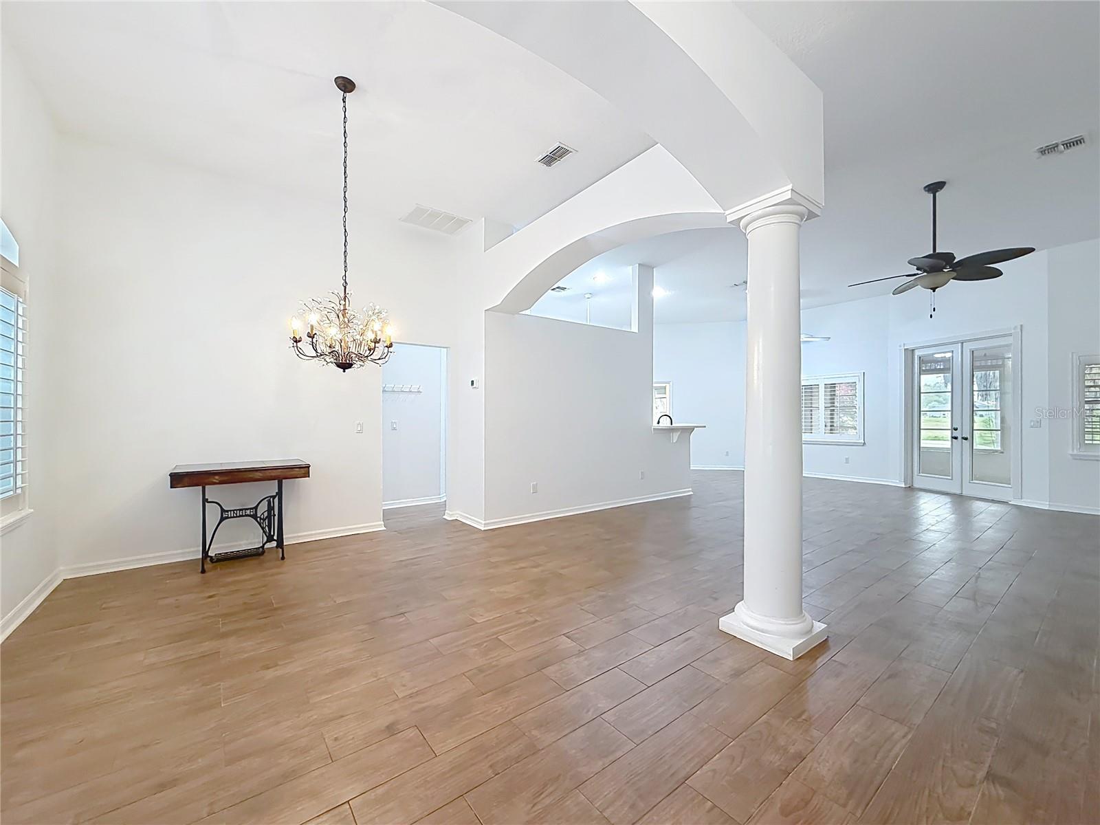 Image 9 of 47 For 507 Dowling Circle