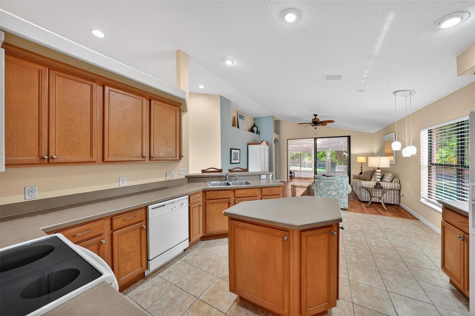 Image 13 of 60 For 1010 Vindale Road