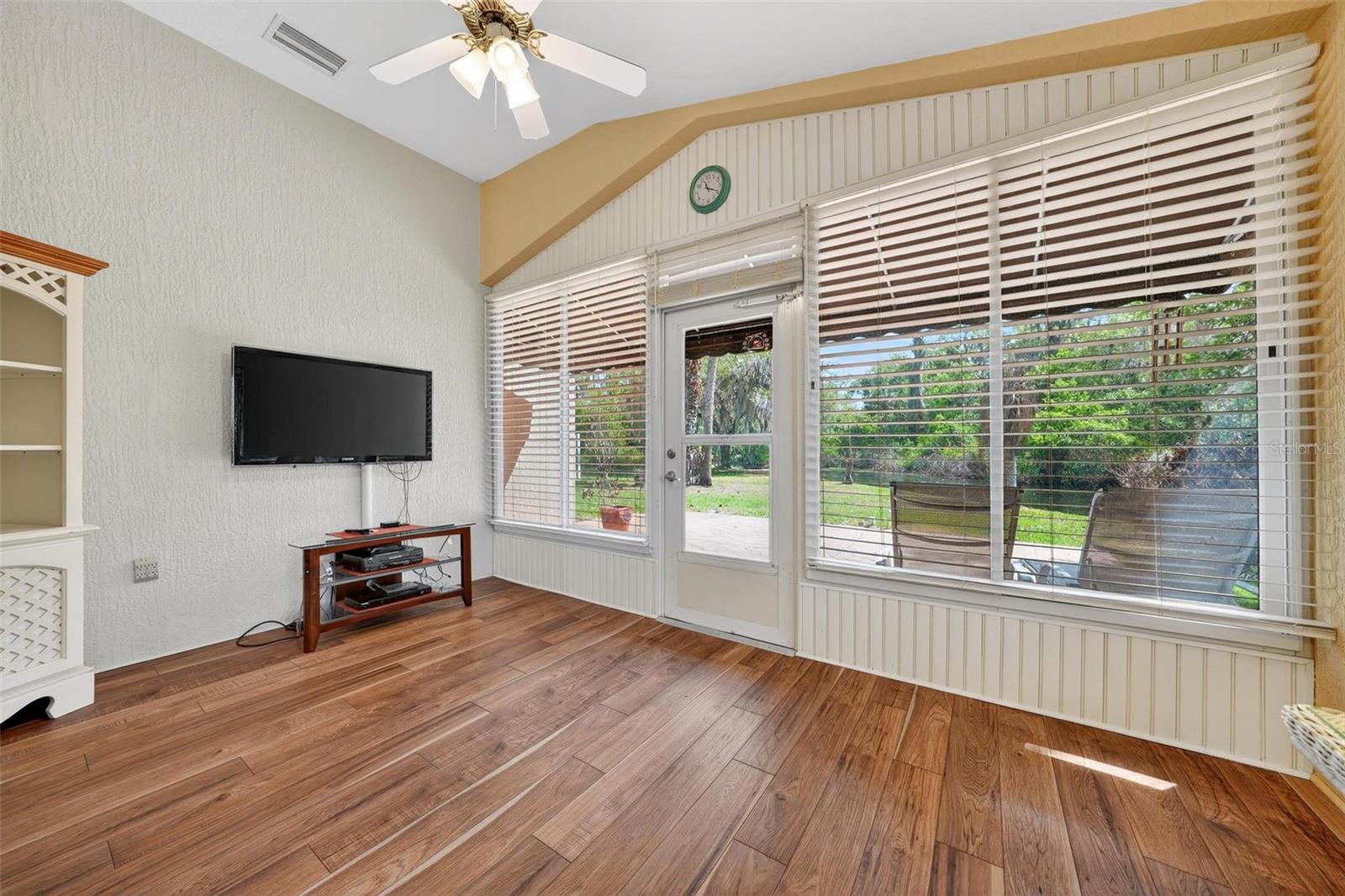 Image 18 of 60 For 1010 Vindale Road