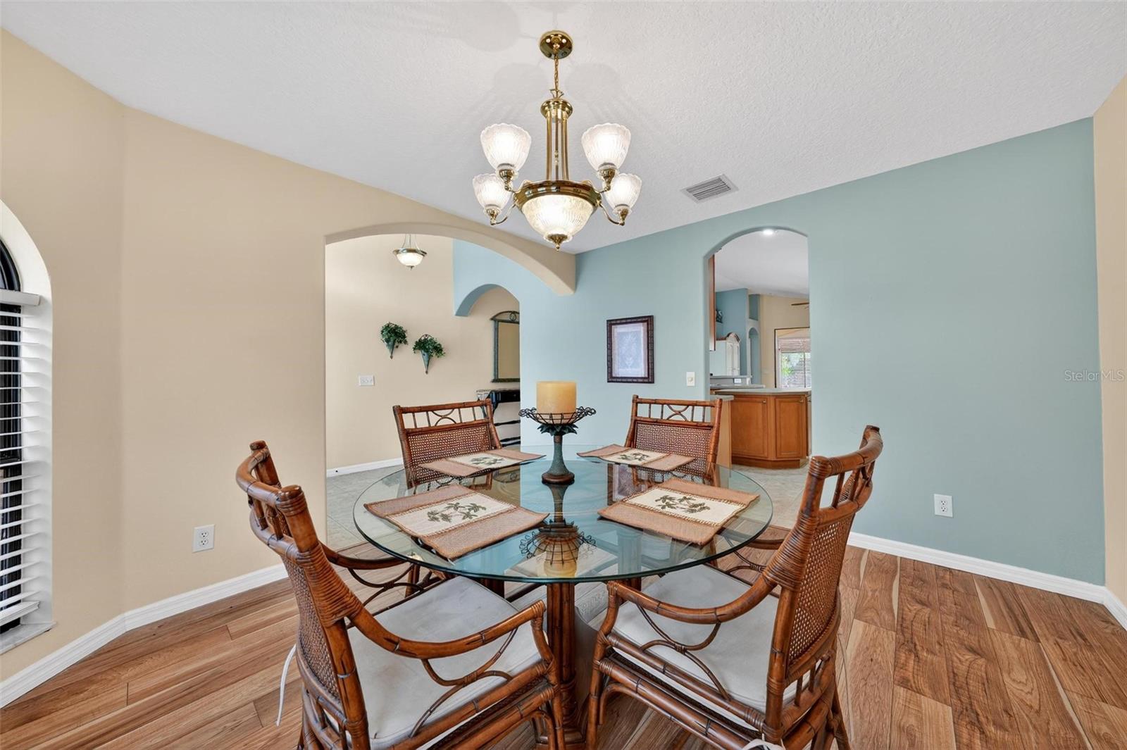 Image 7 of 60 For 1010 Vindale Road