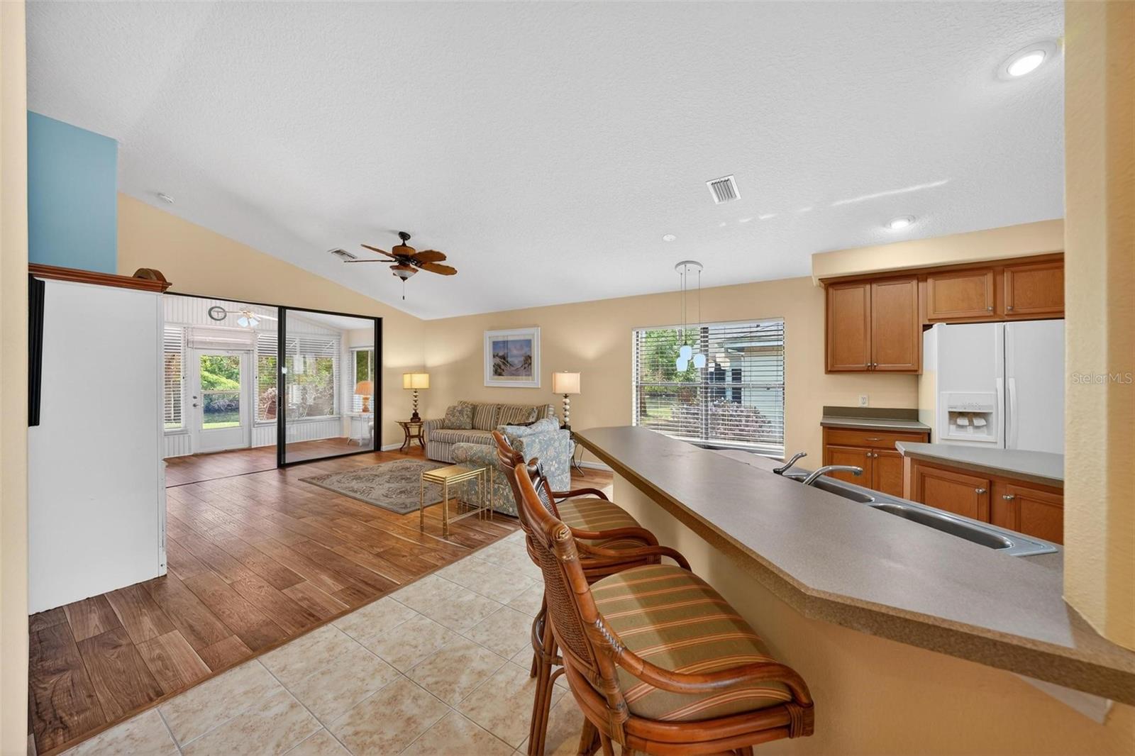 Image 9 of 60 For 1010 Vindale Road