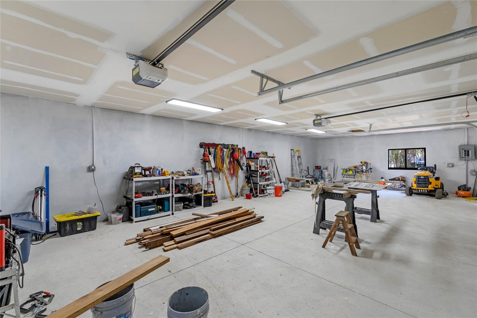 Image 39 of 46 For 16623 Oklahoma Street