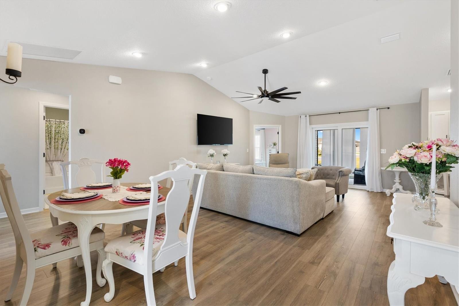 Image 4 of 36 For 7427 Munday Lane