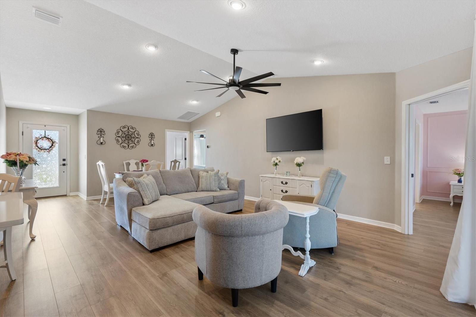 Image 8 of 36 For 7427 Munday Lane