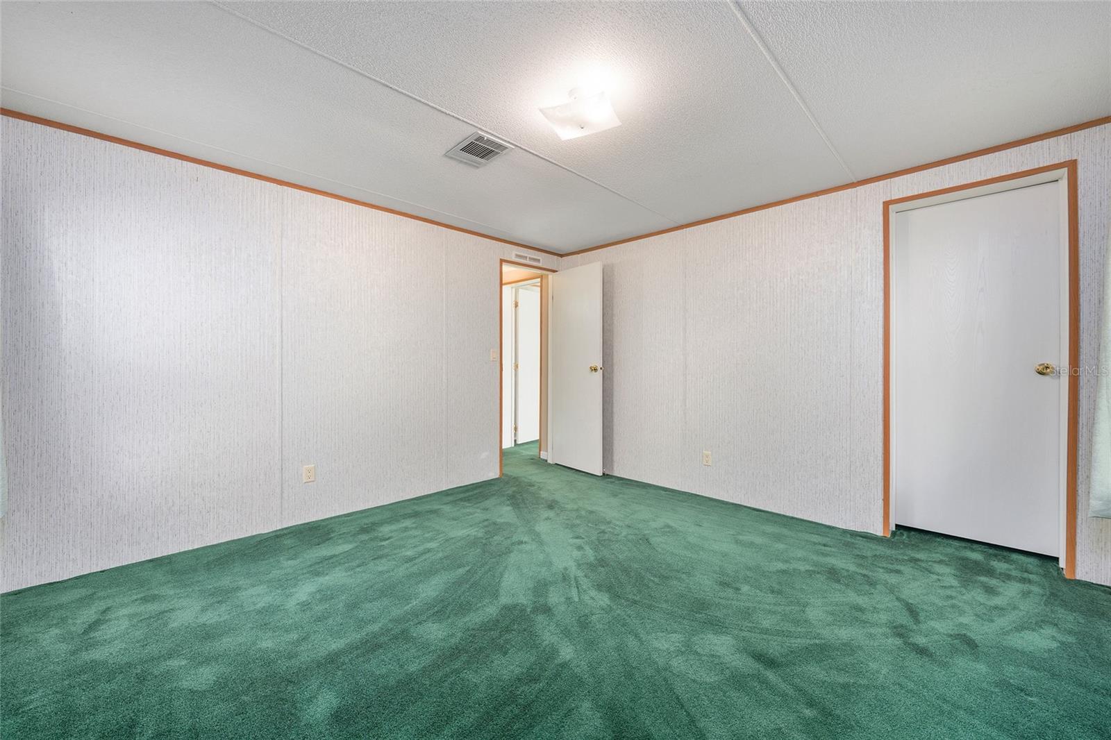 Image 17 of 39 For 38805 Emeralda Island Road