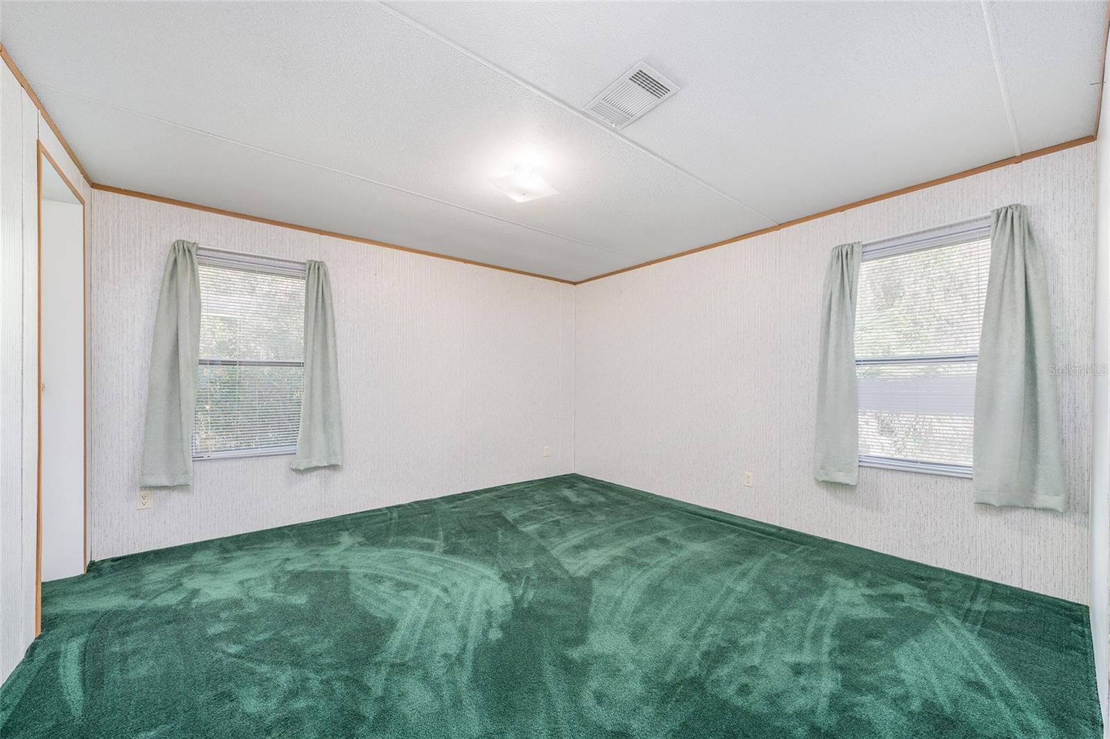 Image 18 of 39 For 38805 Emeralda Island Road