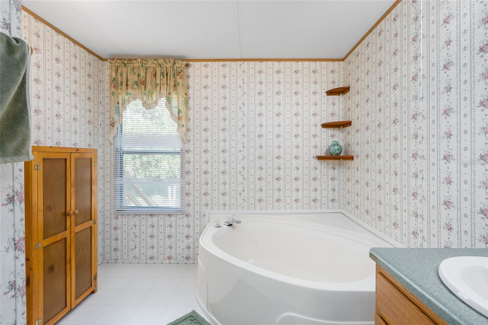 Image 26 of 39 For 38805 Emeralda Island Road