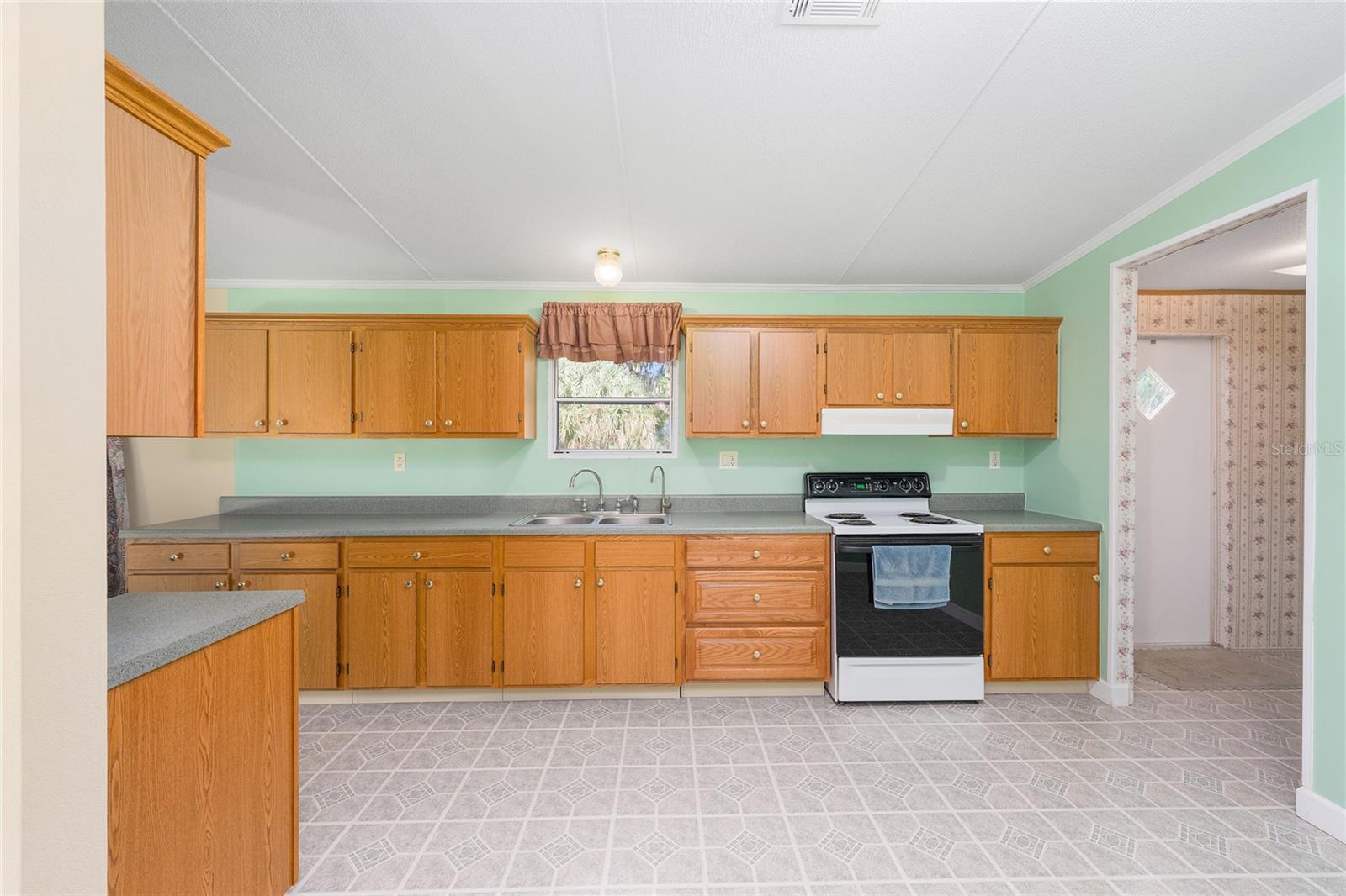 Image 9 of 39 For 38805 Emeralda Island Road